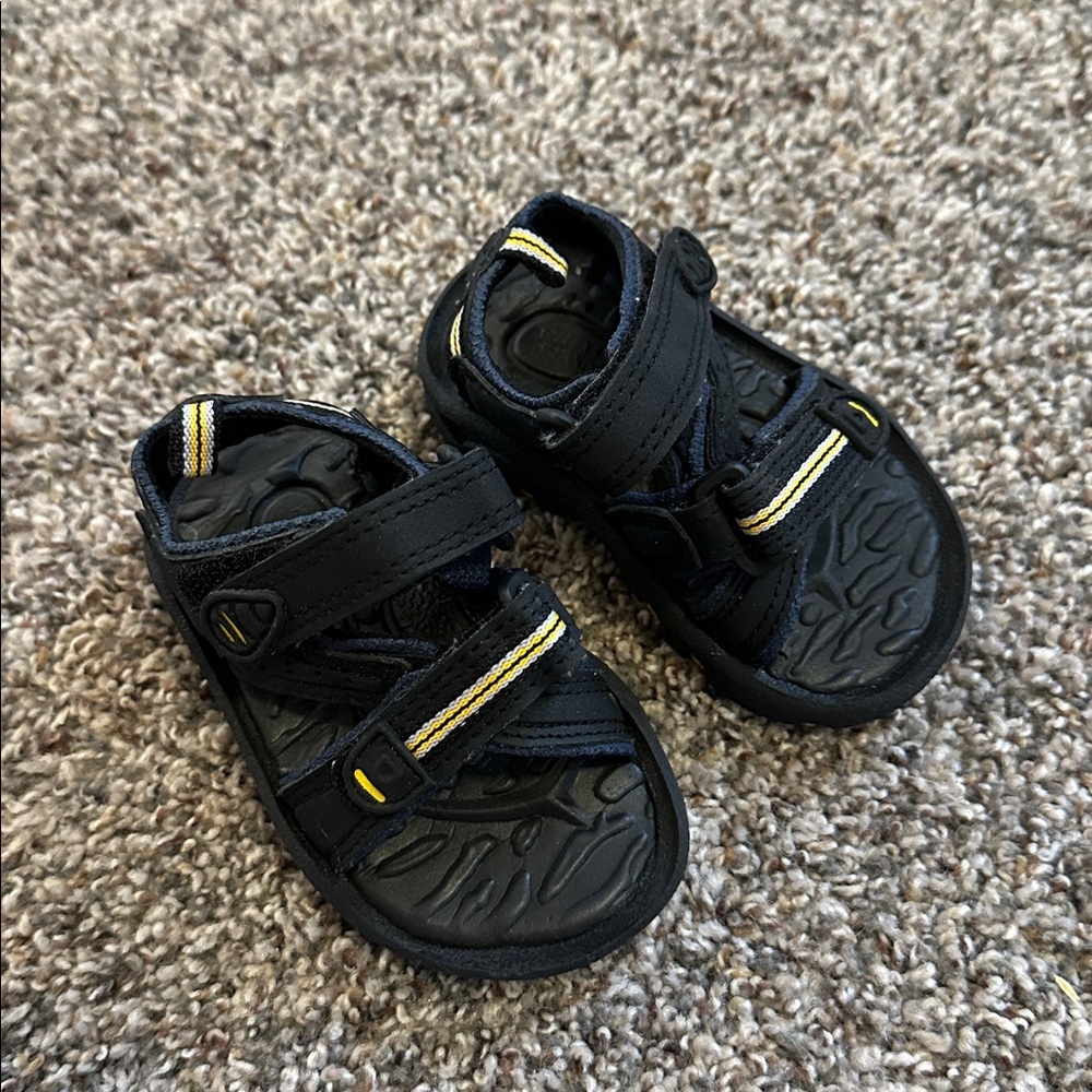 Wolfe Island Rugged Boy’s Sandals Child Size 4